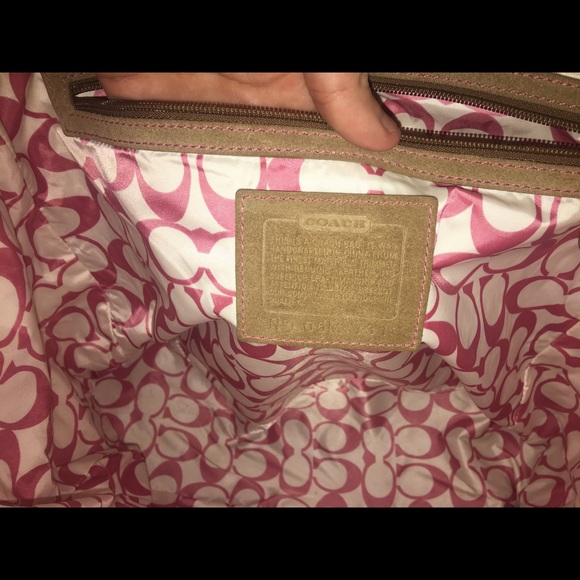LARGE COACH CREAM & PINK BAG w COACH KEYTAG - Picture 3 of 8
